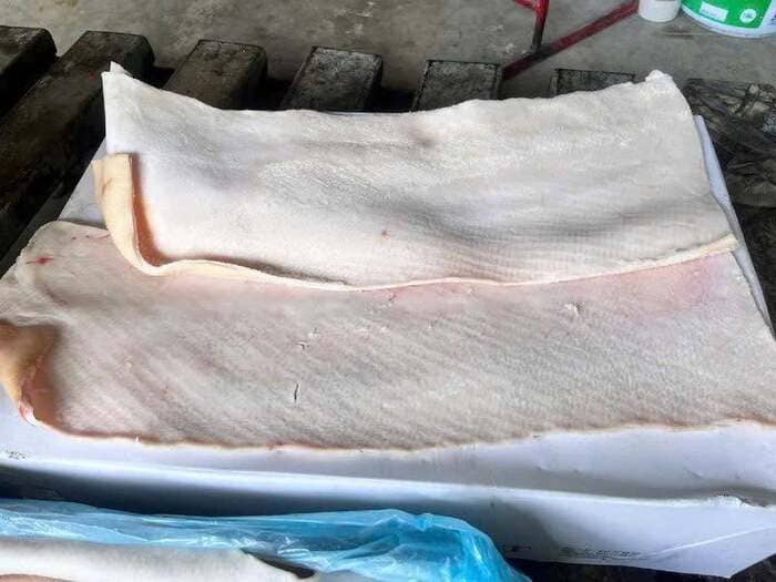 Da Lưng Heo Van Rooi Nhập Khẩu Hà Lan Đông Lạnh (2)